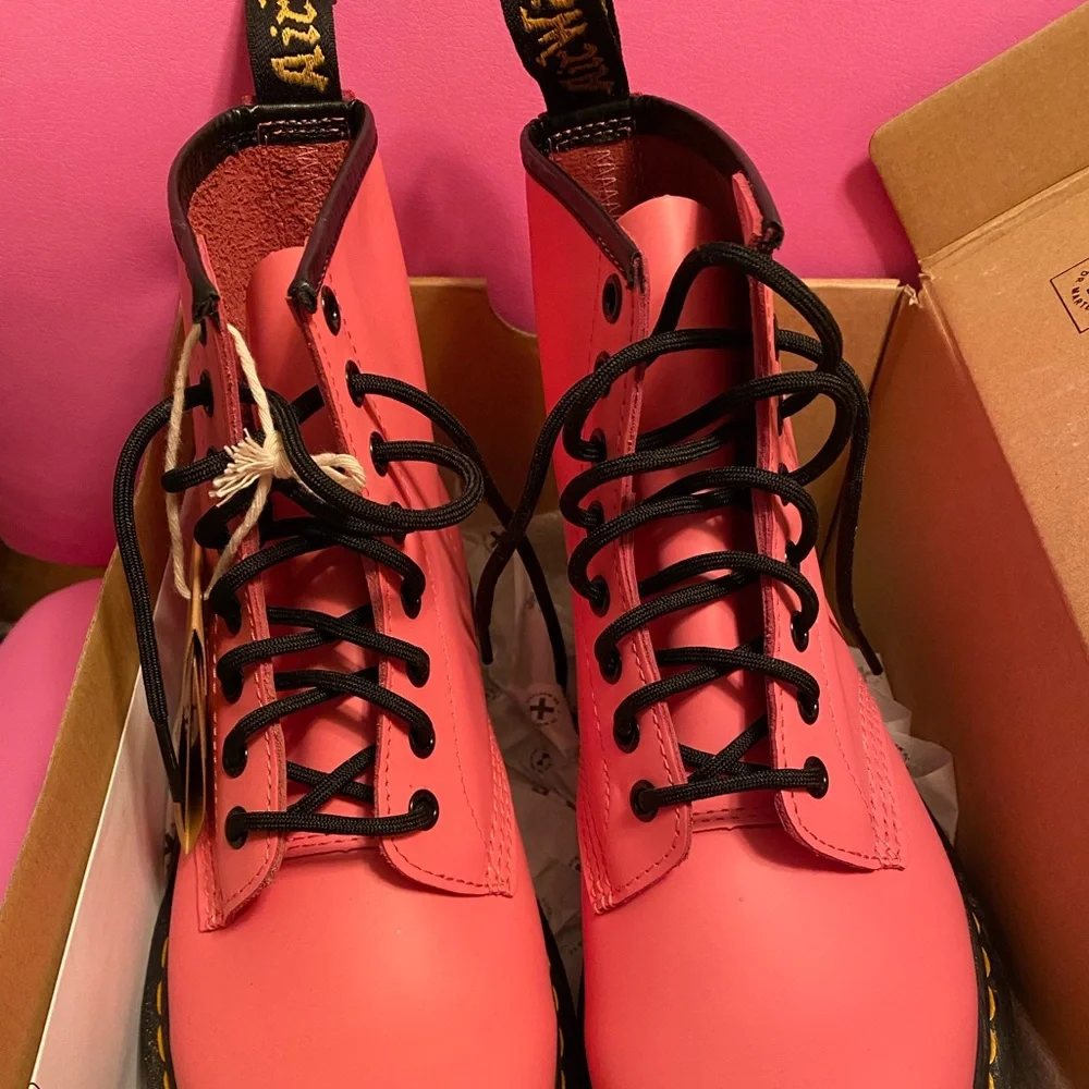 New Dr Martens pink 1460 boots. - Picture 4 of 11